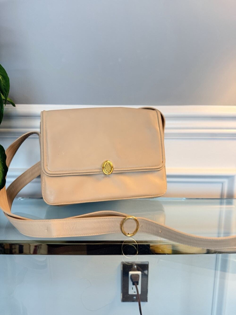Vintage Italian Mark Cross Heritage Cream Leather Crossbody Bag Gold Clasp